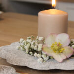 Kerzenteller Blume grau