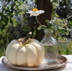 DIY Set - Herbstdeko - Teller Hortensie inkl. Vase, Kürbis + Zubehör – Bild 3