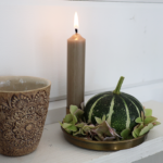 DIY Set - Herbstdeko - Teller Livia klein inkl. Kürbis flat striped, Magnet & Kerze