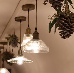 Lampe Glans Flor mit Messingoberfläche – Bild 10