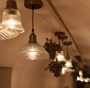 Lampe Glans Flor mit Messingoberfläche – Bild 9