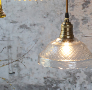Lampe Glans Flor mit Messingoberfläche – Bild 11