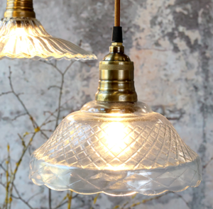 Lampe Glans Flor mit Messingoberfläche – Bild 8