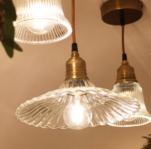 Lampe Glans Rüschen mit Messingoberfläche – Bild 12