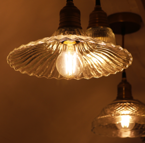 Lampe Glans Rüschen mit Messingoberfläche – Bild 11