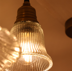 Lampe Glans klein mit Messingoberfläche – Bild 4