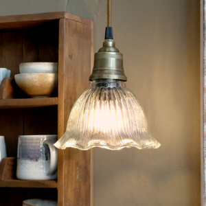 Lampe Glans Miri mit Messingoberfläche